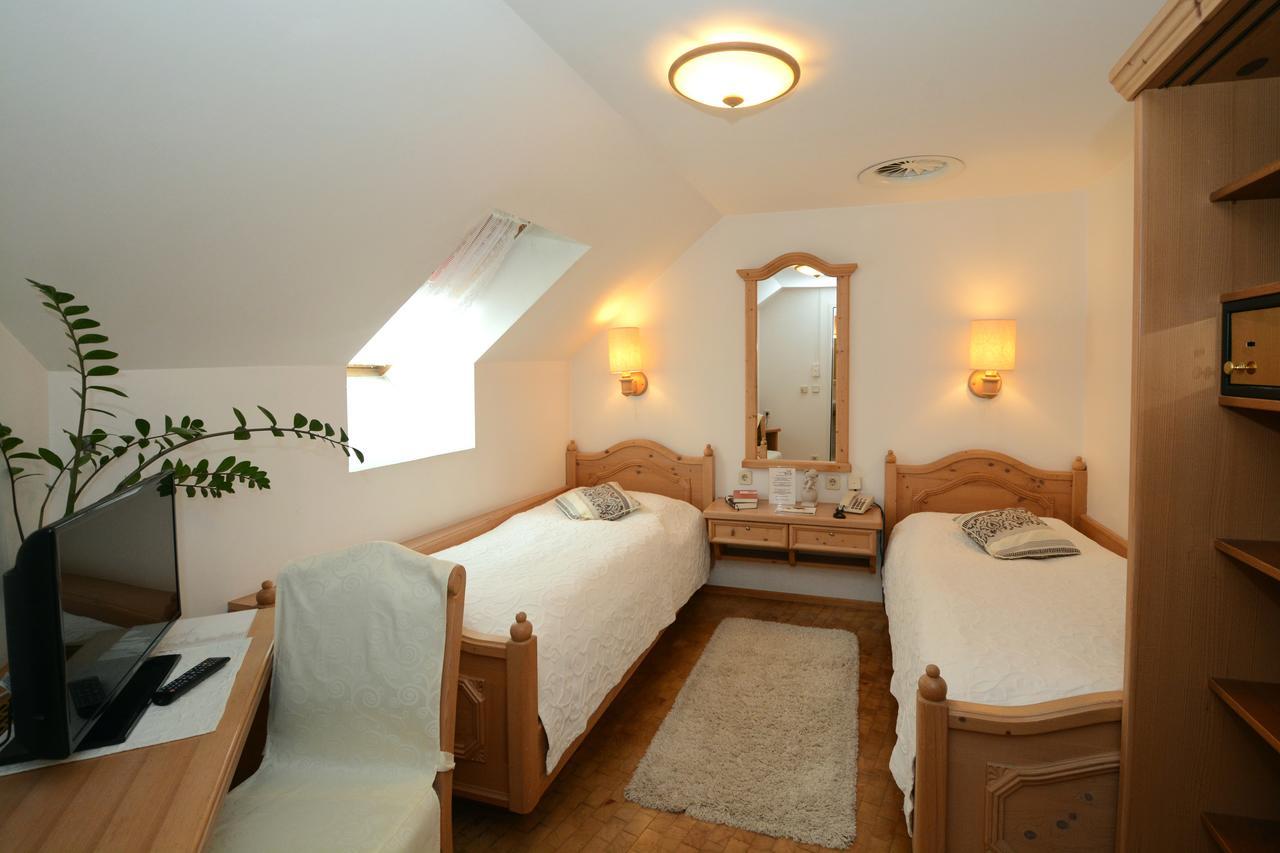 Hotel & Restaurant Braunstein - Pauli'S Stuben 珀拜赫阿纽西德勒 外观 照片
