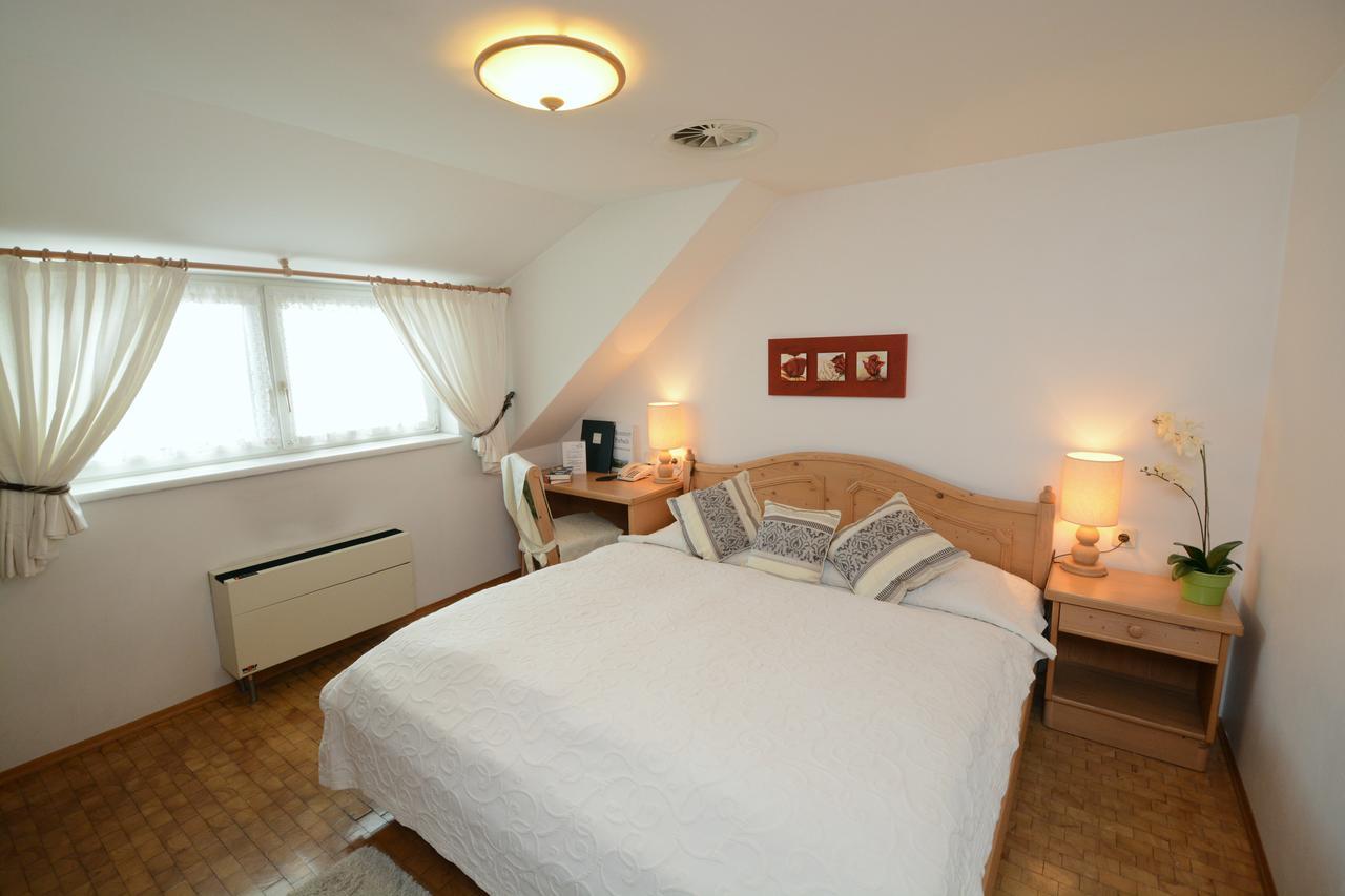 Hotel & Restaurant Braunstein - Pauli'S Stuben 珀拜赫阿纽西德勒 外观 照片
